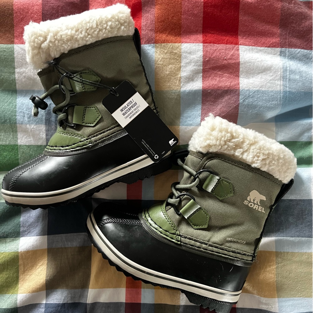 BRAND NEW IN BOX Toddler Sorel snow boots